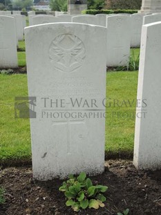 BROWN'S ROAD MILITARY CEMETERY, FESTUBERT - LIVINGSTONE, SAMUEL