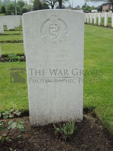 BROWN'S ROAD MILITARY CEMETERY, FESTUBERT - LOWES, CECIL AUBREY