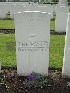 BROWN'S ROAD MILITARY CEMETERY, FESTUBERT - LUSHER, W H