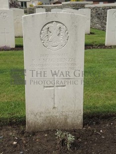 BROWN'S ROAD MILITARY CEMETERY, FESTUBERT - MacKENZIE, RODERICK JOHN