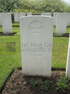 BROWN'S ROAD MILITARY CEMETERY, FESTUBERT - MANNING, T