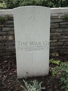 BROWN'S ROAD MILITARY CEMETERY, FESTUBERT - McDONALD, DUNCAN CAMERON