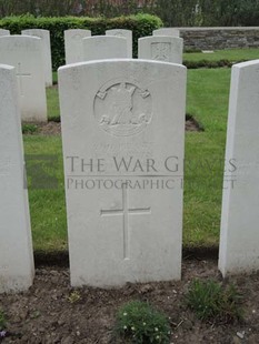 BROWN'S ROAD MILITARY CEMETERY, FESTUBERT - McEWAN, P