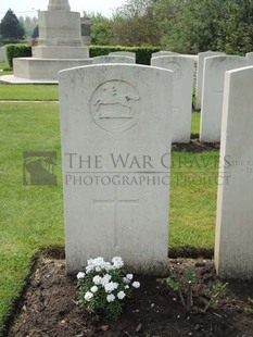 BROWN'S ROAD MILITARY CEMETERY, FESTUBERT - McGUINNESS, W