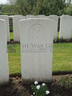 BROWN'S ROAD MILITARY CEMETERY, FESTUBERT - McKAY, HARRY