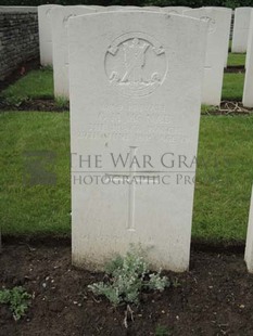 BROWN'S ROAD MILITARY CEMETERY, FESTUBERT - McNAB, GEORGE MILLAR