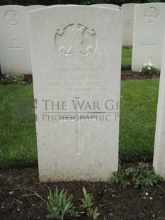 BROWN'S ROAD MILITARY CEMETERY, FESTUBERT - McCLUSKEY, H