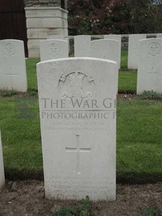 BROWN'S ROAD MILITARY CEMETERY, FESTUBERT - MILNE, JOSEPH CAMERON CALDER