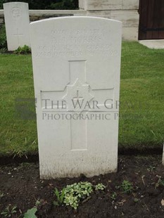 BROWN'S ROAD MILITARY CEMETERY, FESTUBERT - MORRIS, ALFRED JAMES