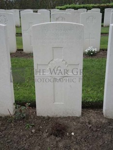 BROWN'S ROAD MILITARY CEMETERY, FESTUBERT - MOSLEY, F