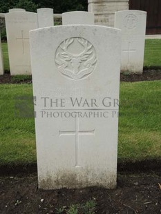 BROWN'S ROAD MILITARY CEMETERY, FESTUBERT - NEWTON, FREDERICK ERNEST