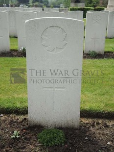 BROWN'S ROAD MILITARY CEMETERY, FESTUBERT - O'LEARY, J J