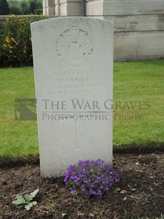 BROWN'S ROAD MILITARY CEMETERY, FESTUBERT - OLIVER, B