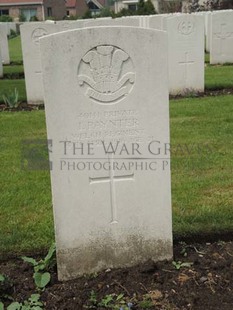 BROWN'S ROAD MILITARY CEMETERY, FESTUBERT - PAYNTER, I