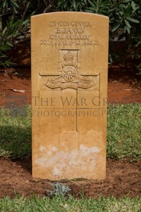 BEIRUT WAR CEMETERY - BANKS, ELI