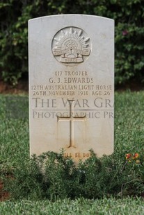 BEIRUT WAR CEMETERY - EDWARDS, GORDON JAMES