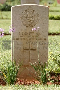 BEIRUT WAR CEMETERY - EMMETT, T