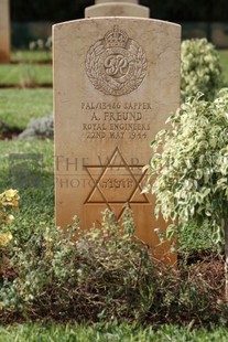 BEIRUT WAR CEMETERY - FREUND, AZJAZA