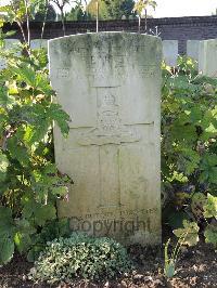 Combles Communal Cemetery Extension - Barney, Basil