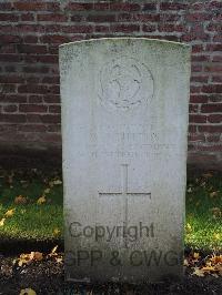 Combles Communal Cemetery Extension - Button, William J.