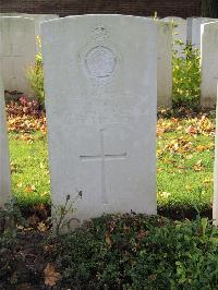 Combles Communal Cemetery Extension - Cox, Harry