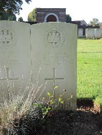 Combles Communal Cemetery Extension - Crabtree, Charles Dixon