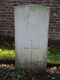 Combles Communal Cemetery Extension - Follett, Charles