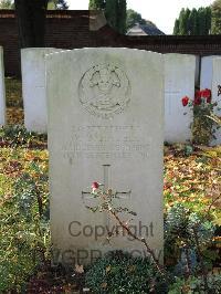 Combles Communal Cemetery Extension - Hazell, William Benjamin