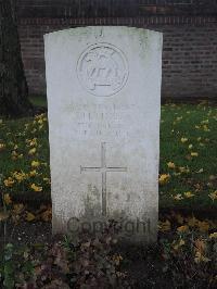 Combles Communal Cemetery Extension - Hill, Henry