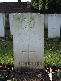 Combles Communal Cemetery Extension - Hunt, Joseph