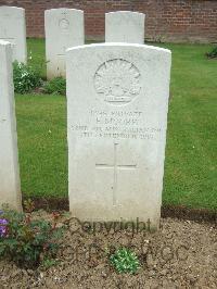 Combles Communal Cemetery Extension - Moore, Frank