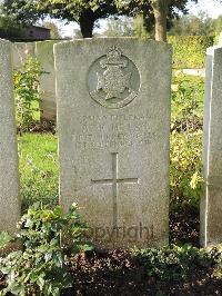 Combles Communal Cemetery Extension - McMillan, Alfred