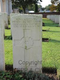 Combles Communal Cemetery Extension - Smith, Hubert George