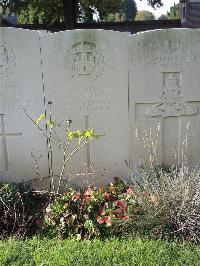 Combles Communal Cemetery Extension - Wright, Arthur