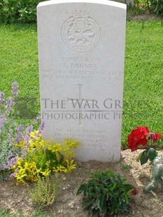 ANCONA WAR CEMETERY - BARNES, SIDNEY