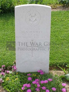 ANCONA WAR CEMETERY - BENTLEY, HARRY NORMAN