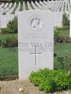 ANCONA WAR CEMETERY - DEETLEFS, T P