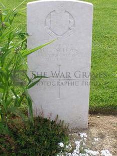 ANCONA WAR CEMETERY - ENGLEZOS, M C