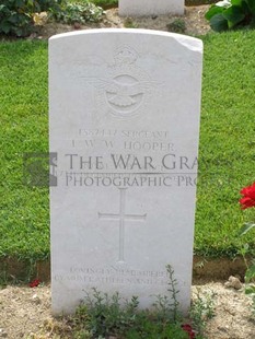 ANCONA WAR CEMETERY - HOOPER, LESLIE WALTER WILLIAM