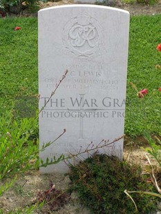 ANCONA WAR CEMETERY - LEWIS, SYDNEY GEORGE