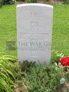 ANCONA WAR CEMETERY - PARKER, RONALD