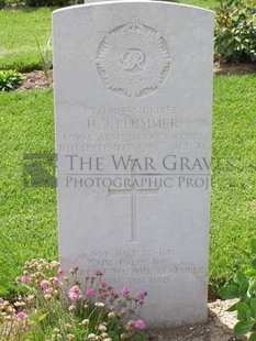 ANCONA WAR CEMETERY - PLUMMER, HAROLD JOHN