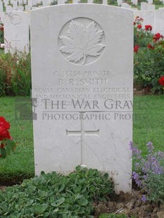 ANCONA WAR CEMETERY - SMITH, BERTRAM R.