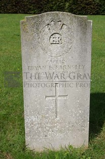 FORT PITT MILITARY CEMETERY - BARNSLEY, BRYAN B