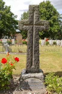 FORT PITT MILITARY CEMETERY - BOLTON, W B