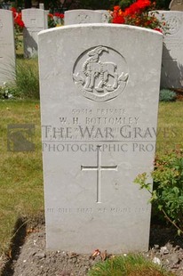 FORT PITT MILITARY CEMETERY - BOTTOMLEY, WILLIAM HENRY