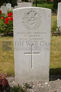 FORT PITT MILITARY CEMETERY - BRANT, W