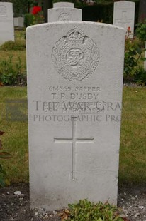 FORT PITT MILITARY CEMETERY - BUSBY, T R