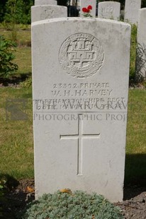 FORT PITT MILITARY CEMETERY - HARVEY, W H