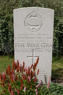 FORT PITT MILITARY CEMETERY - HAWTHORN, EDWARD